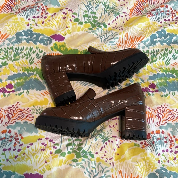 AEROSOLES Women’s Brown Leather Embossed Croc ELM Chunky Loafer Heels - Picture 3 of 3